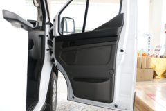 江铃汽车 全顺T8 2024款 多功能版 174马力 2.3T柴油 6座 短轴中顶轻客