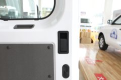 江铃汽车 全顺T8 2024款 多功能版 174马力 2.3T柴油 6座 短轴中顶轻客