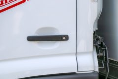 东风多利卡康路威宽体 195马力 4X2 4.2米冷藏车