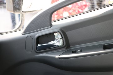 �����������·������ 195���� 4X2 4.2����س�ͼƬ