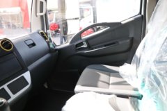 东风多利卡康路威宽体 195马力 4X2 4.2米冷藏车