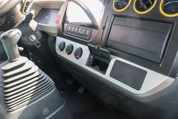 �����������·������ 195���� 4X2 4.2����س�ͼƬ