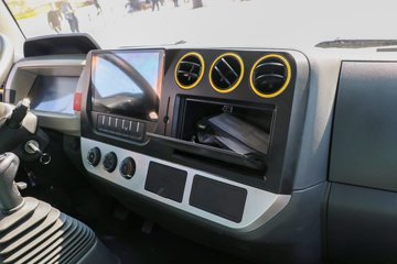 �����������·������ 195���� 4X2 4.2����س�ͼƬ