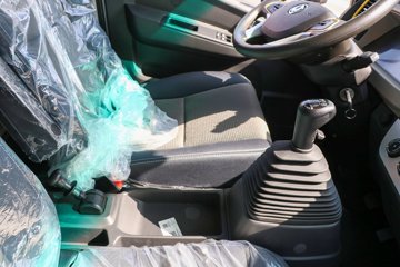 �����������·������ 195���� 4X2 4.2����س�ͼƬ