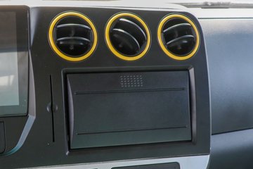 �����������·������ 195���� 4X2 4.2����س�ͼƬ