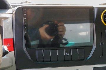 �����������·������ 195���� 4X2 4.2����س�ͼƬ