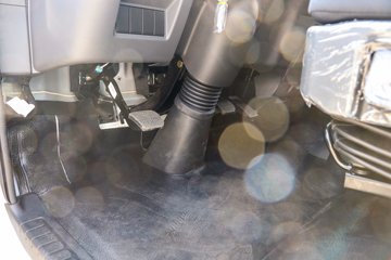 �����������·������ 195���� 4X2 4.2����س�ͼƬ