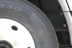 东风多利卡康路威宽体 195马力 4X2 4.2米冷藏车