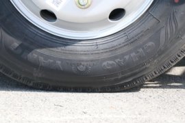 康陆威&nbsp;冷藏车底盘图片