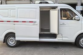 跨越星V7&nbsp;冷藏车上装图片