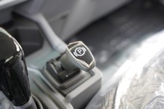飞碟EW7 天行版 4.18米单排纯电动仓栅式轻卡 宁德时代140.41kWh