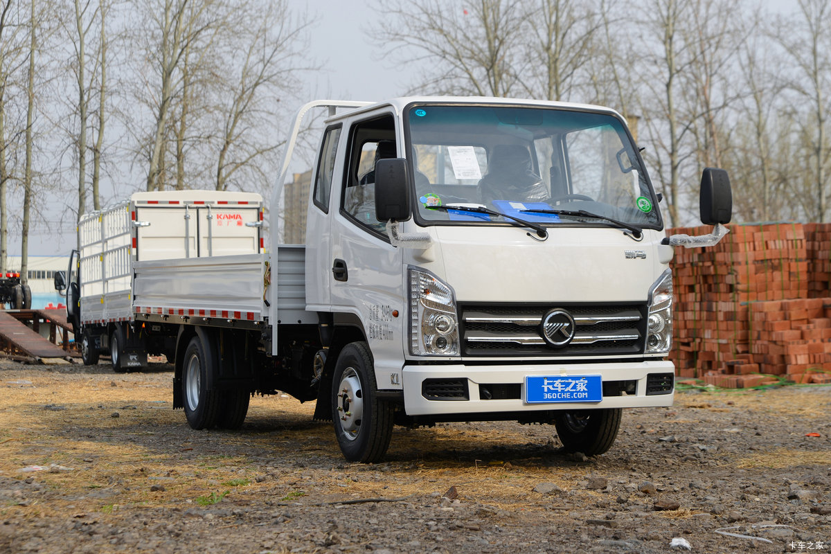 凯马 K1 1.6L 120马力 汽油 3.8米排半栏板微卡