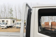 东风 小霸王W15 1.6L 123马力 汽油 3.65米单排栏板小卡