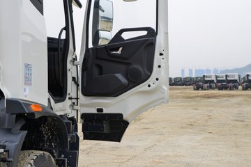 �������ó��������KR 7L���� 330���� 8X4 6.7���Ű������ػ���ͼƬ