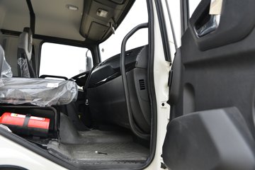 �������ó��������KR 7L���� 330���� 8X4 6.7���Ű������ػ���ͼƬ