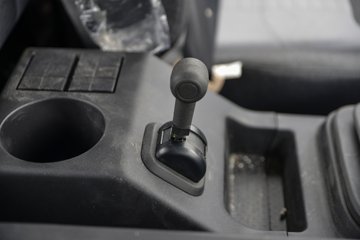 �������ó��������KR 7L���� 330���� 8X4 6.7���Ű������ػ���ͼƬ