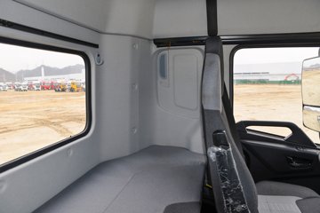 �������ó��������KR 7L���� 330���� 8X4 6.7���Ű������ػ���ͼƬ