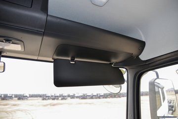 �������ó��������KR 7L���� 330���� 8X4 6.7���Ű������ػ���ͼƬ