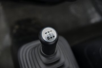 �������ó��������KR 7L���� 330���� 8X4 6.7���Ű������ػ���ͼƬ