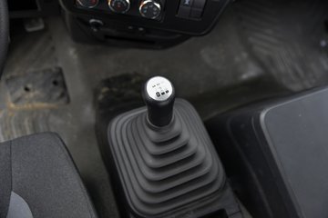 �������ó��������KR 7L���� 330���� 8X4 6.7���Ű������ػ���ͼƬ