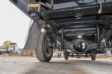 ����;�� T3 1.3L 91���� 3.05�׵�����ʽС��(��̥)(���յ�)ͼƬ