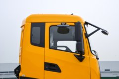 东风商用车 350马力 8X4 天龙KL电源车