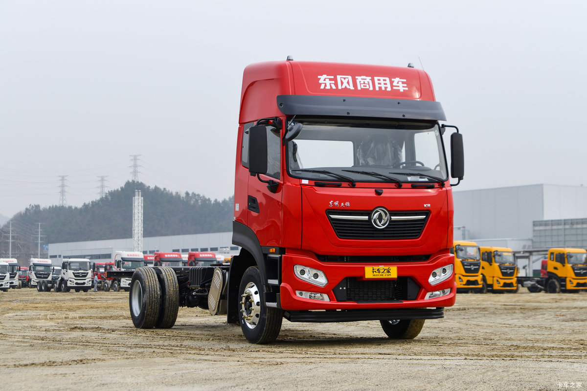 东风商用车 天锦KR PLUS 舒适版 300马力 4X2 6.8米仓栅式载货车(高顶三卧)