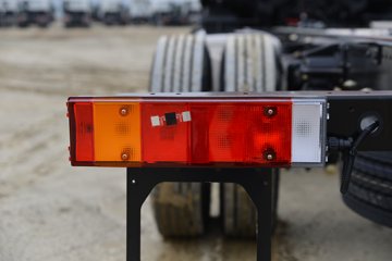 �������ó� ���KR PLUS ���ʰ� 300���� 4X2 6.8�ײ�դʽ�ػ���(�߶�����)ͼƬ