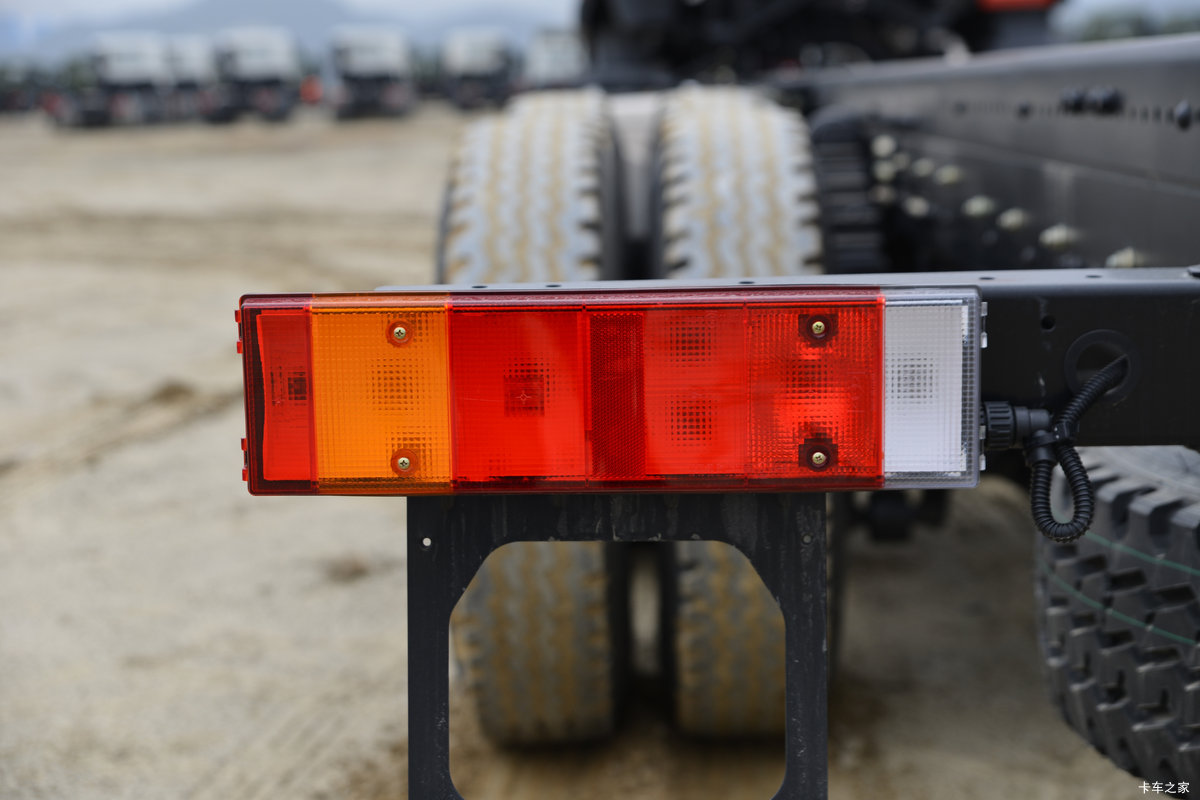 �������ó� ����KC 360���� 8X4  8.5���泵������