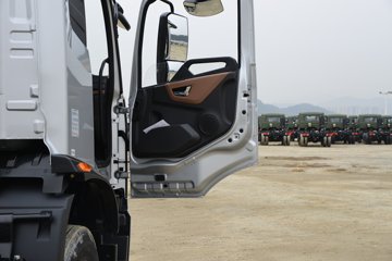 �������ó� ���KR 4.8L 260���� 4X2 7.7���Ű���ʽ�ػ���ͼƬ