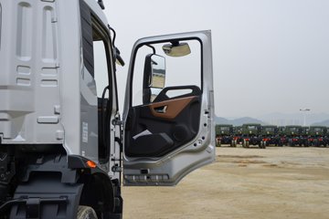 �������ó� ���KR 4.8L 260���� 4X2 7.7���Ű���ʽ�ػ���ͼƬ