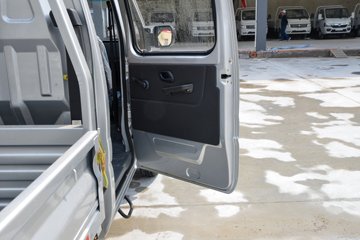 ���� С����W08 1.3L 91���� ���� 2.5��˫������С��(��̥)ͼƬ