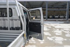 东风 小霸王W08 1.3L 91马力 汽油 2.5米双排栏板小卡(后单胎)