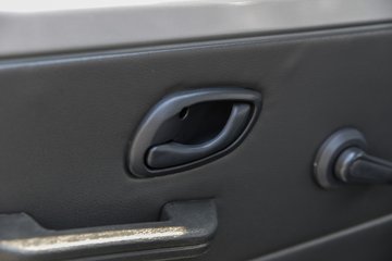 ���� С����W08 1.3L 91���� ���� 2.5��˫������С��(��̥)ͼƬ