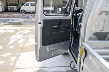 ���� С����W08 1.3L 91���� ���� 2.5��˫������С��(��̥)ͼƬ