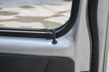 ���� С����W08 1.3L 91���� ���� 2.5��˫������С��(��̥)ͼƬ