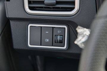 ���� С����W08 1.3L 91���� ���� 2.5��˫������С��(��̥)ͼƬ