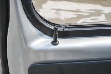 ���� С����W08 1.3L 91���� ���� 2.5��˫������С��(��̥)ͼƬ