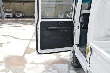 ����С����W16 1.6L���� 123���� ����5�� 3.1��˫������΢��(�����)ͼƬ