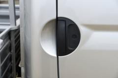 东风股份 EV180 3.5T 3.99米单排纯电动仓栅式微卡50.38kWh