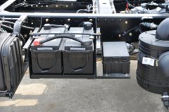 东风多利卡康路威宽体 2.5L柴油 180马力 法士特8档 4.17米单排仓栅式轻卡
