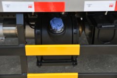 东风多利卡康路威 2.5L柴油 150马力 万里扬5档 4.2米单排仓栅式轻卡