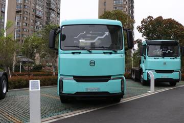 小满&nbsp;电动牵引车外观图片