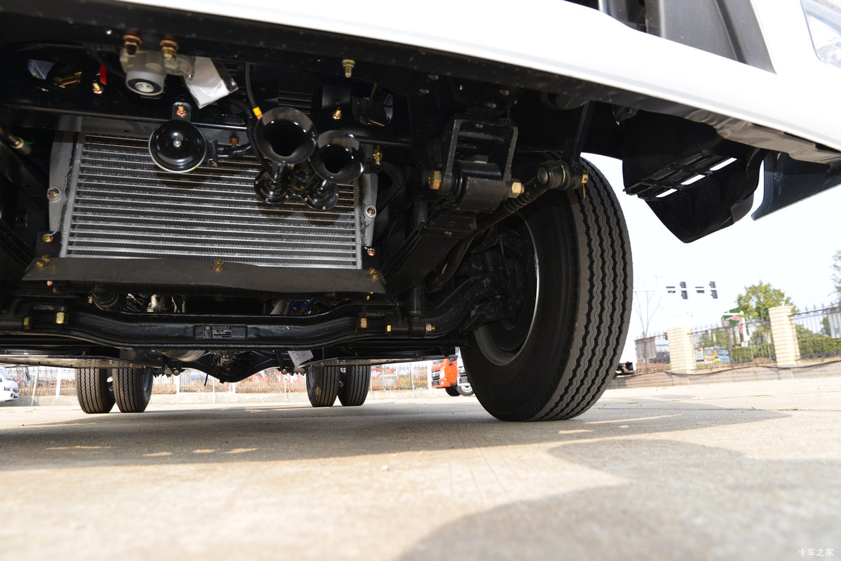 东风多利卡D6M超能版解析 150马力CNG动力 城配轻载性价比优选