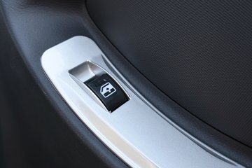 ����ɷ� EV180 3.5T 3.79�׵��Ŵ��綯��դʽ΢��53.58kWhͼƬ