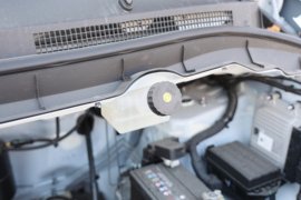 睿立达V7 电动封闭厢货外观图片