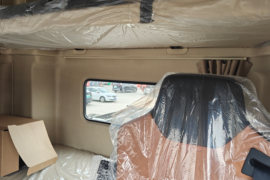 龙骁&nbsp;载货车驾驶室                                               图片