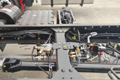 陕汽康明斯 龙骁H 7.0L柴油 350马力 4X2 AMT自动档 9.5米翼展式载货车