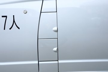 ����ɷ� ����V9+ 2023�� 136���� 2.0T���� 7�� �Զ�ǰ�� �����ж� ���ͼƬ