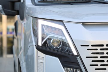 ����ɷ� ����V9+ 2023�� 136���� 2.0T���� 7�� �Զ�ǰ�� �����ж� ���ͼƬ